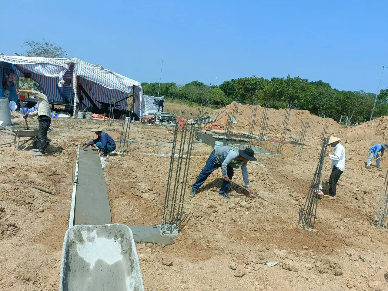 Thi công giằng móng và cốt thép cột tầng trệt biệt thự Nhơn Trạch Đồng Nai